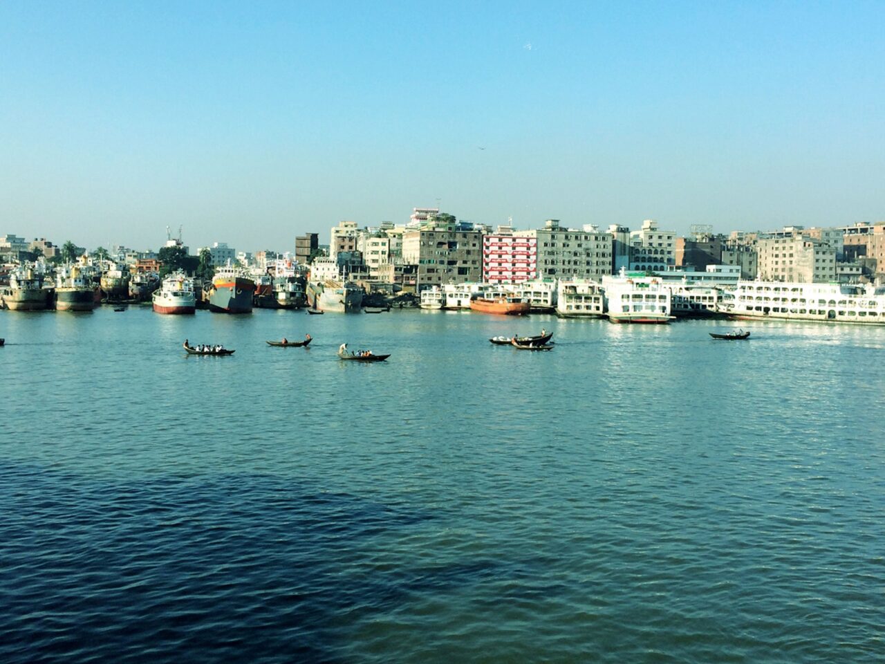 https://www.dsclbd.com/wp-content/uploads/2024/02/Buriganga-River-by-Joinal-Abedin-1-1280x960.jpg